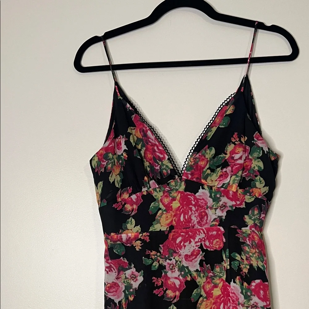 Floral V-Neck Ruffle Dress midi dress with fitted waistline and bustier red pink - Picture 3 of 7